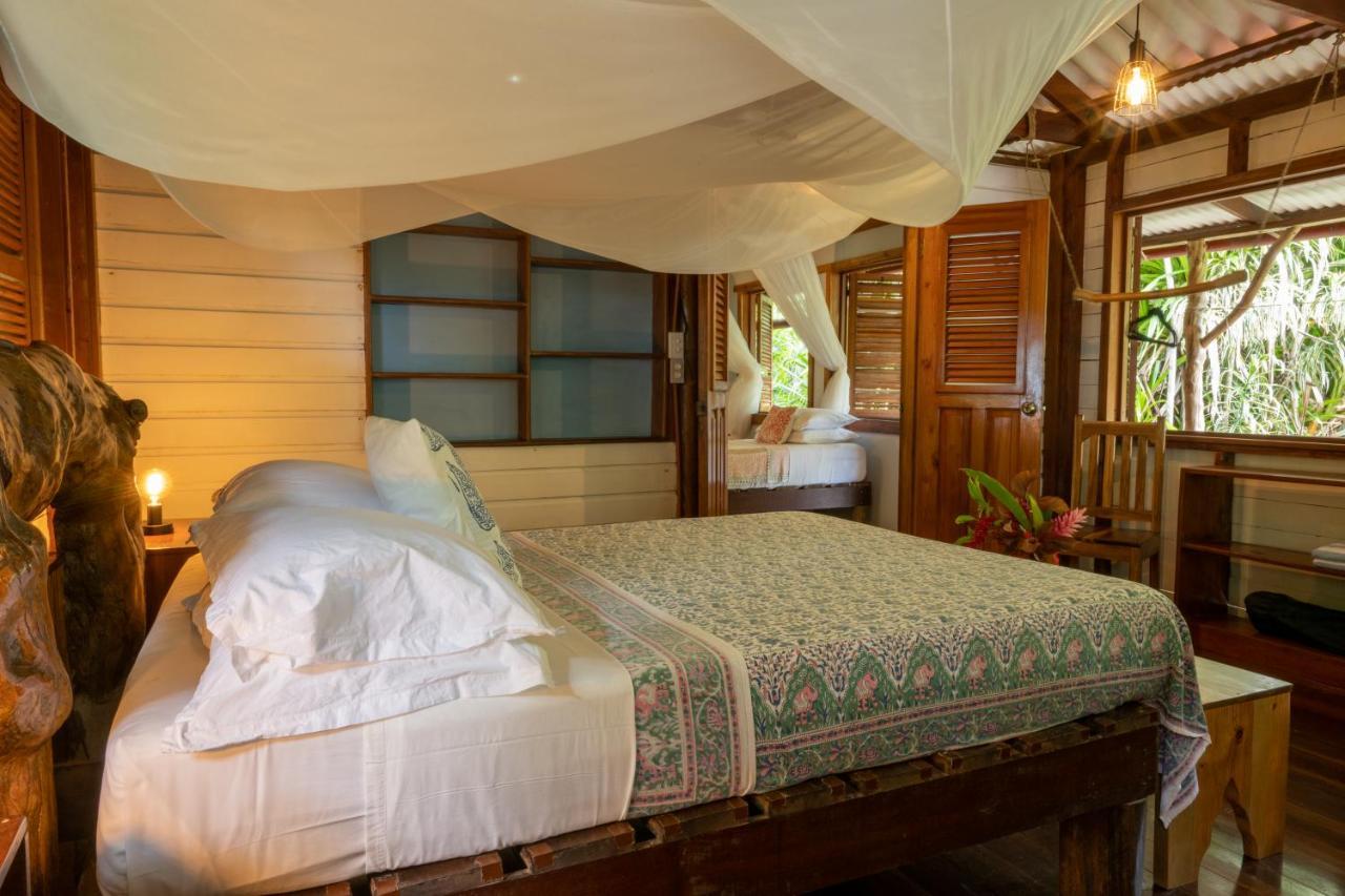 Casa Cayuco Eco-Adventure Lodge Бокас дел Торо Екстериор снимка