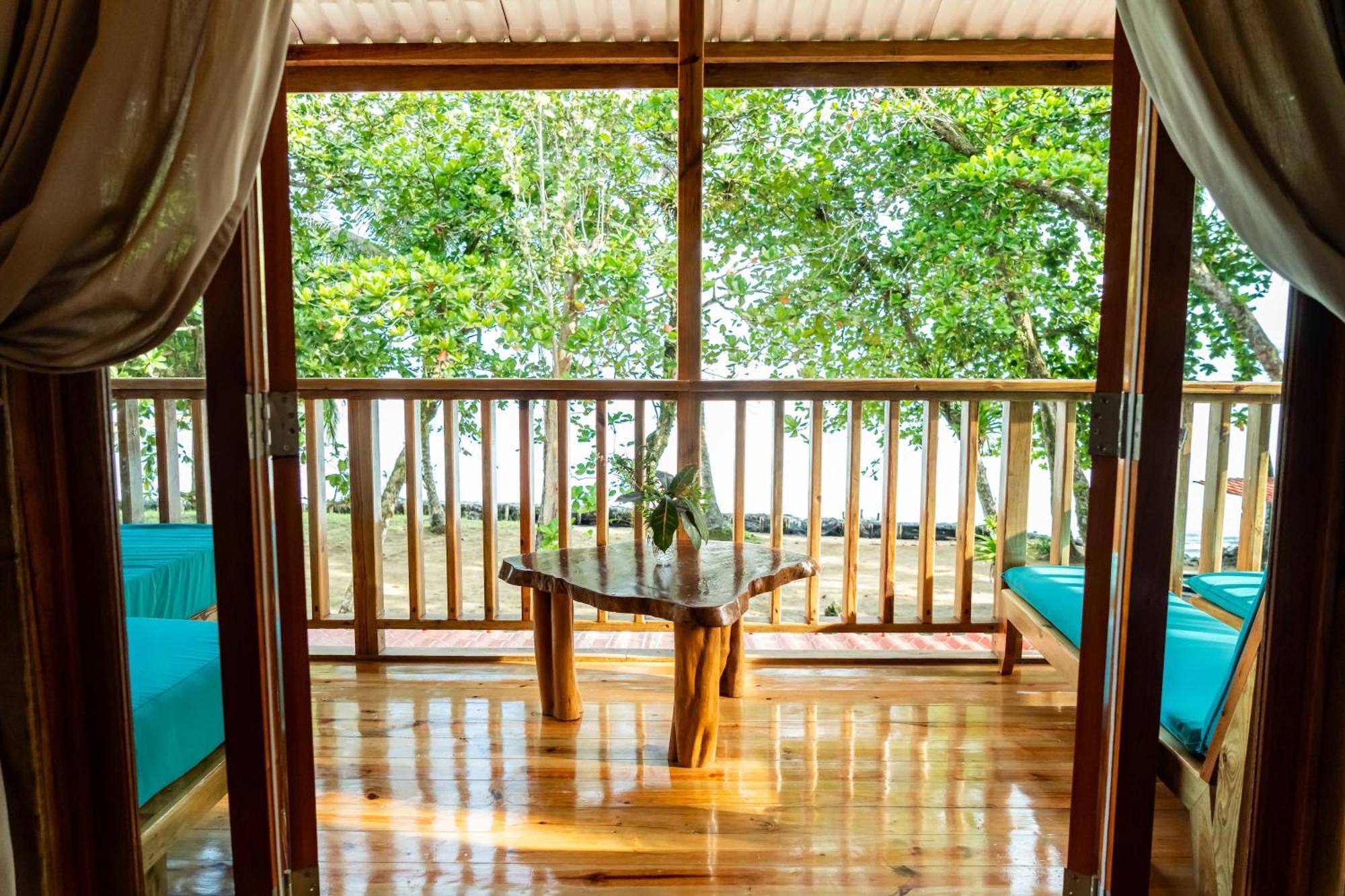 Casa Cayuco Eco-Adventure Lodge Бокас дел Торо Стая снимка