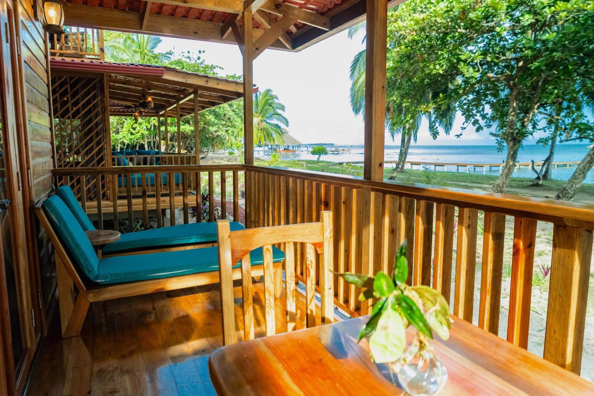 Casa Cayuco Eco-Adventure Lodge Бокас дел Торо Екстериор снимка